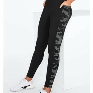 PINK Active Black Camo Side Panel Leggings NWOT | Medium | 23” Inseam